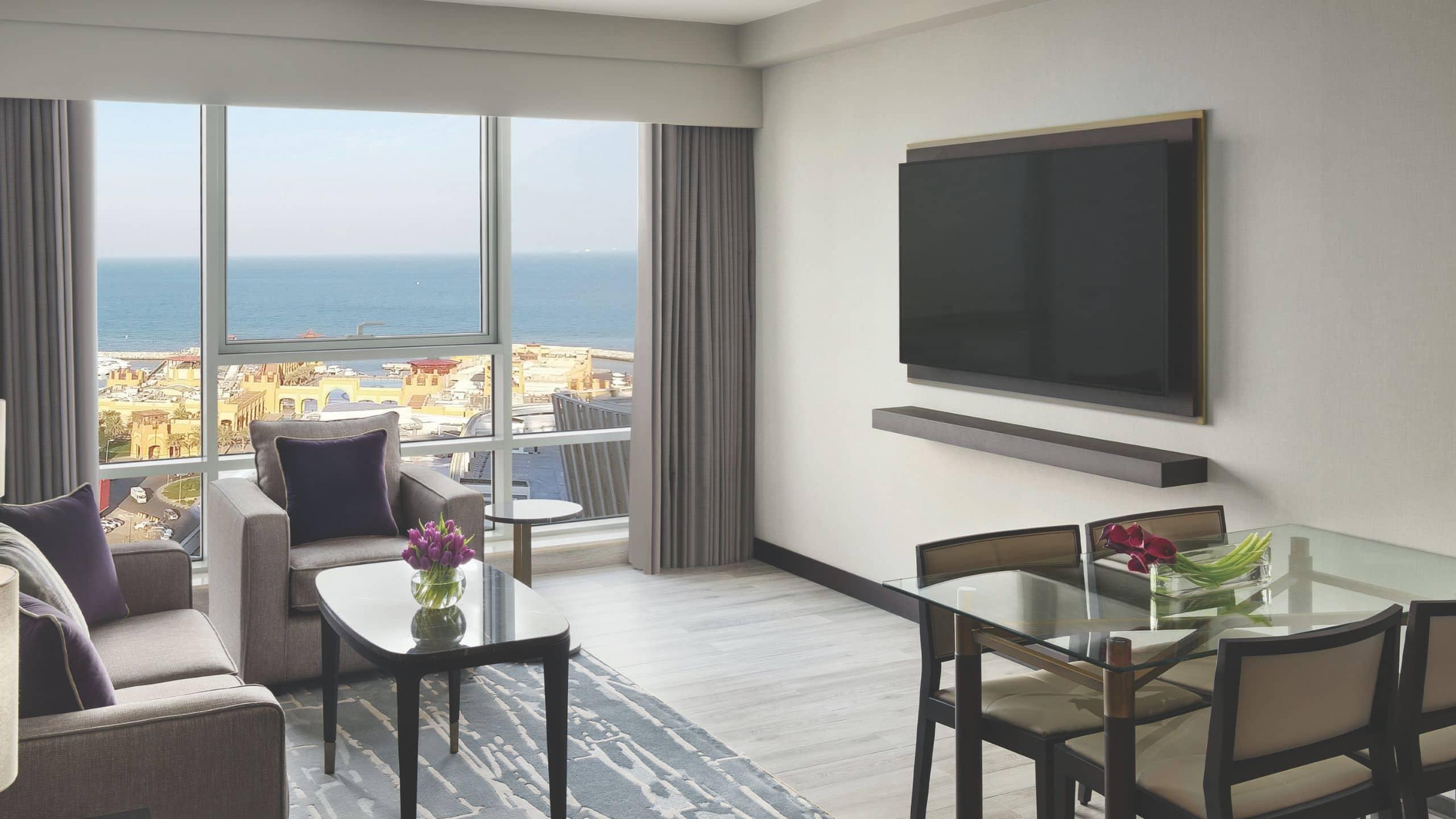 Hyatt Regency Al Kout Mall Kuwait City Exteriér fotografie A living room at the Ritz-Carlton, San Francisco