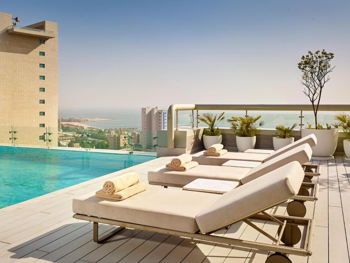 Hyatt Regency Al Kout Mall Kuwait City Exteriér fotografie The pool at the Westin Jerusalem