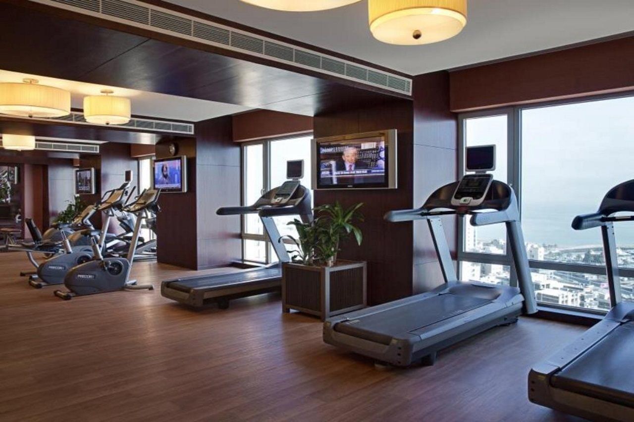 Hyatt Regency Al Kout Mall Kuwait City Exteriér fotografie The gym at the hotel