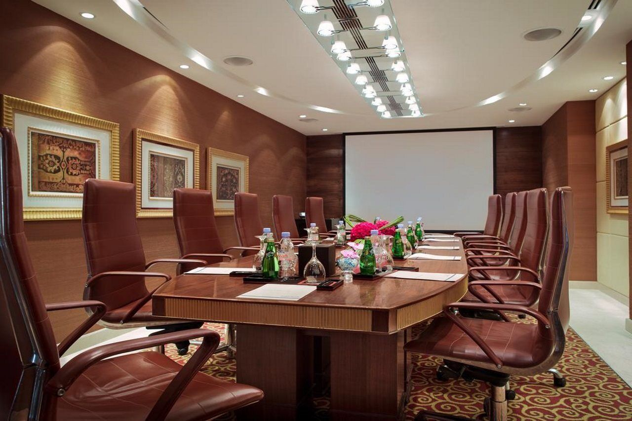 Hyatt Regency Al Kout Mall Kuwait City Exteriér fotografie A boardroom