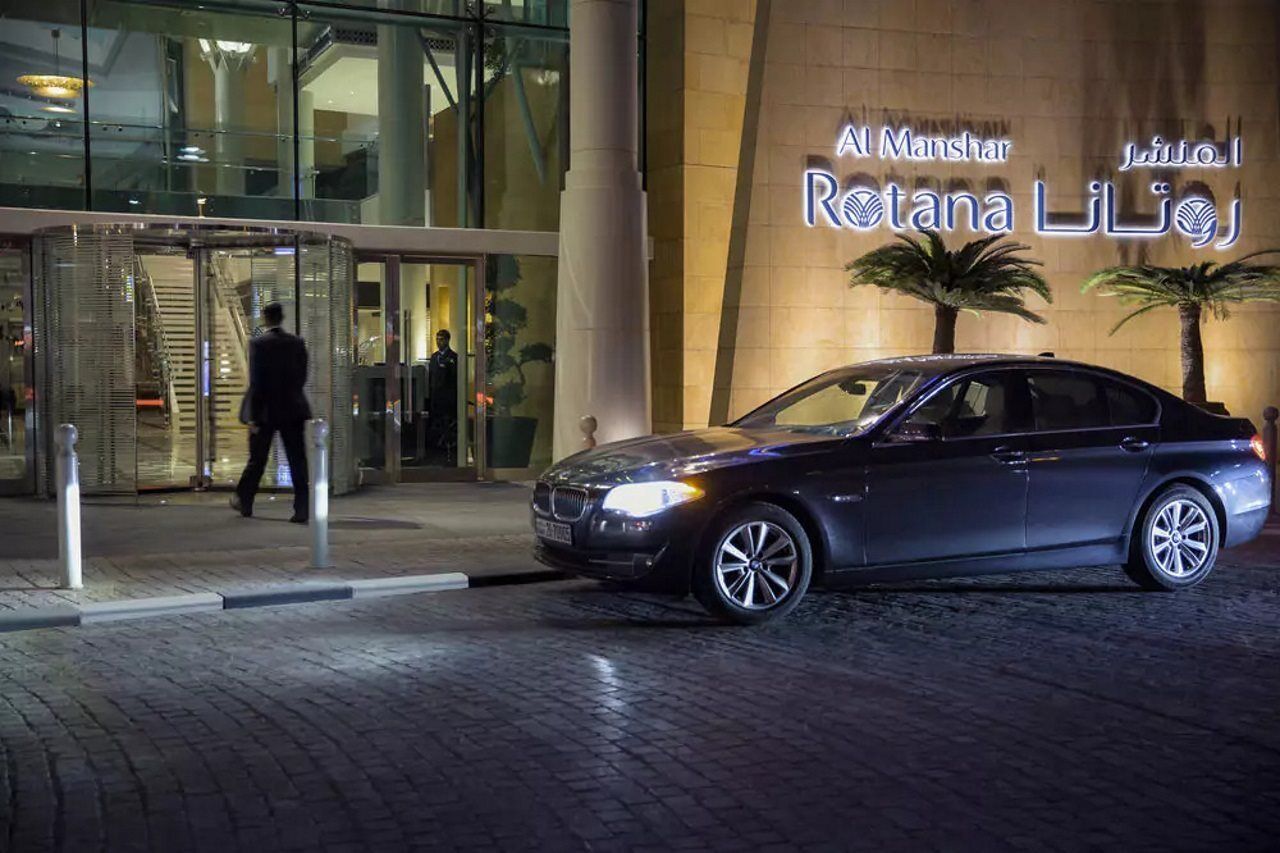 Hyatt Regency Al Kout Mall Kuwait City Exteriér fotografie Entrance of the hotel